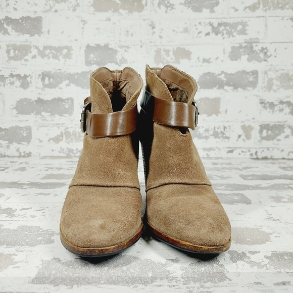 BCBG Tan Leather Block High Heels Buckle Ankle Boots V674 - Picture 3 of 13